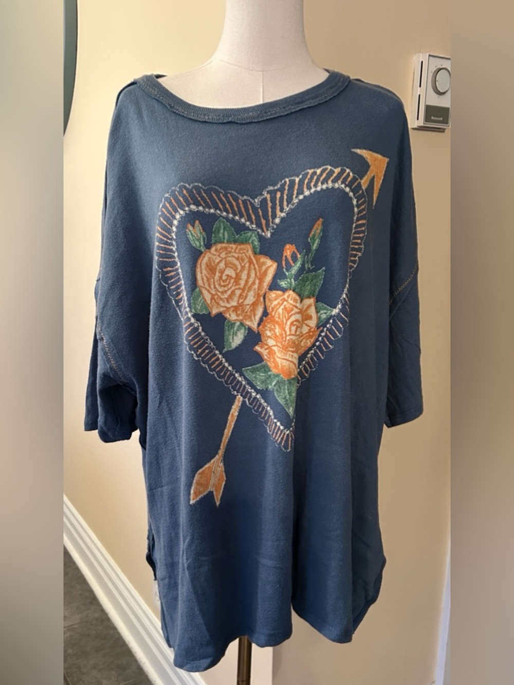 FREE PEOPLE × We The Free Love Rose Tee in navy combo size large - Picture 8 of 11